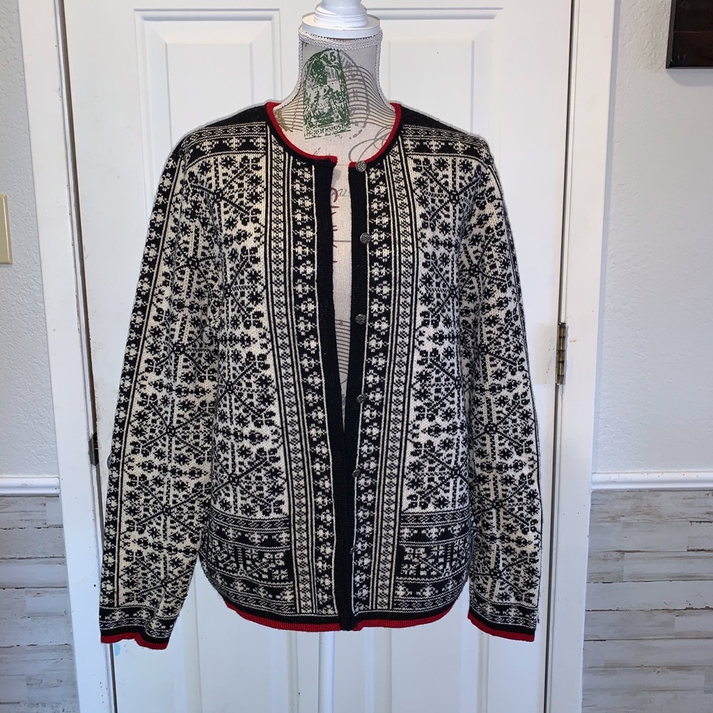 Beautiful Vintage 90s Casual Corner Wool Cardigan